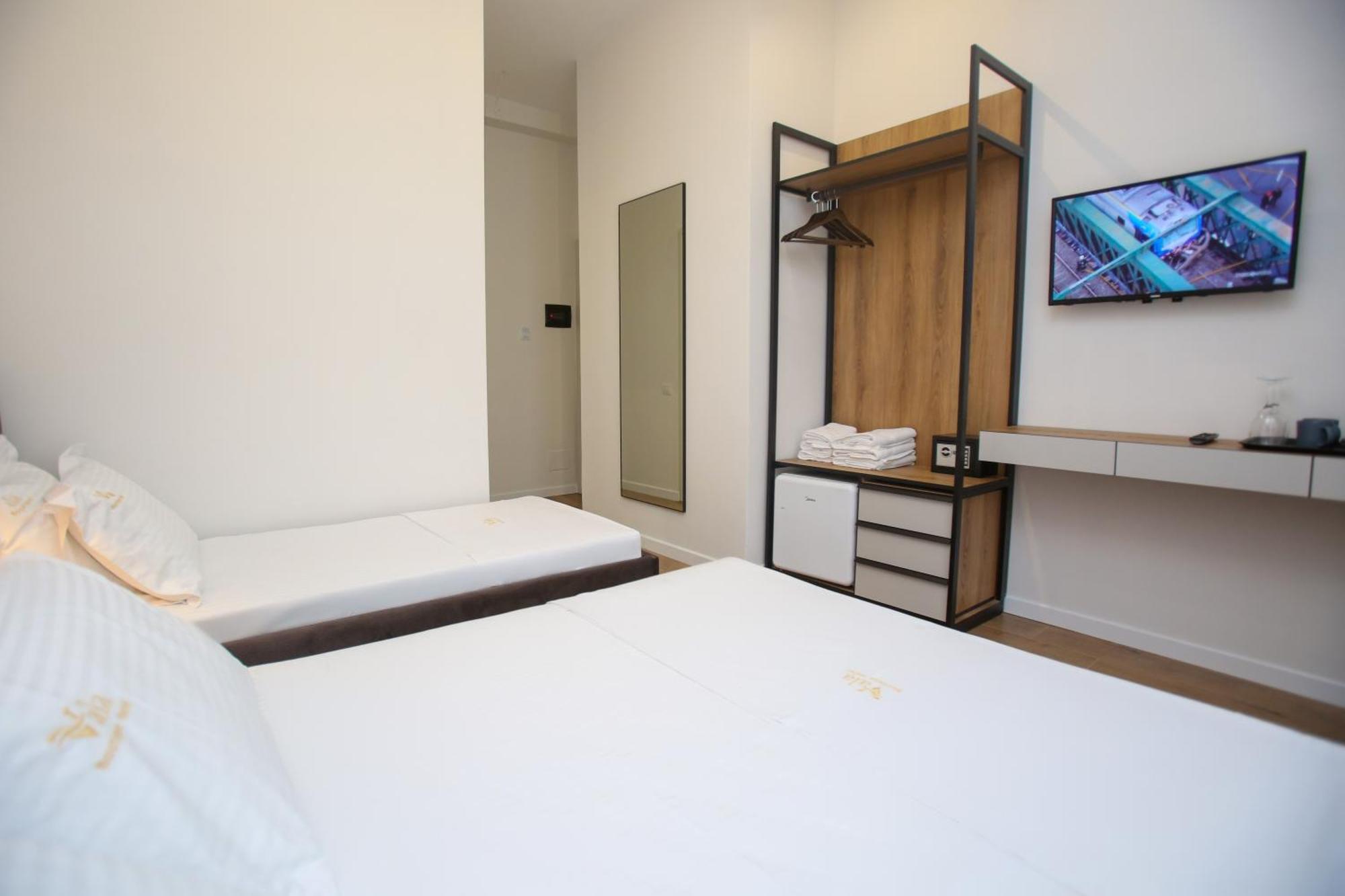 Vala Boutique Hotel Vlore Ngoại thất bức ảnh